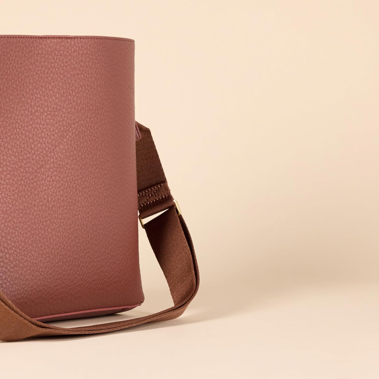 Lady's soft water bucket bag